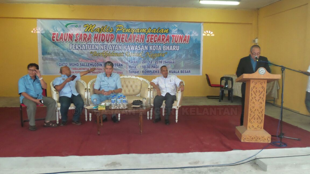 Rakyat Majlis Penyampaian Elaun Sara Hidup Nelayan Secara Tunai Persatuan Nelayan Kawasan Kota Bharu Di Dewan Serbaguna Kompleks Lkim Kuala Besar Egaleri Kerajaan Negeri Kelantan