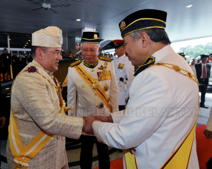 KL06 131216 AGONG