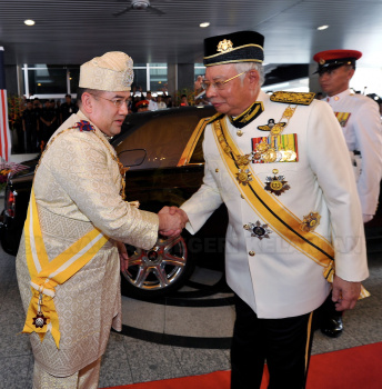 KL08 131216 AGONG