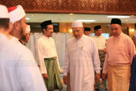Majlis Berbuka Puasa dan Solat Terawih YMM Pemangku Raja Kelantan Bersama Ulama', Imam, Bilal, Guru-Guru Pondok dan Kakitangan Masjid
