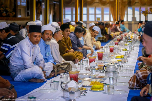 Majlis Berbuka Puasa di Istana Balai Besar
