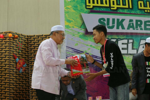 Slot Momen Menteri Besar Bersama Sukarelawan Ijtimak