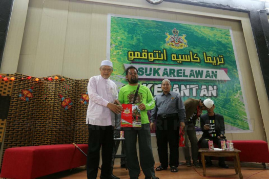 Slot Momen Menteri Besar Bersama Sukarelawan Ijtimak