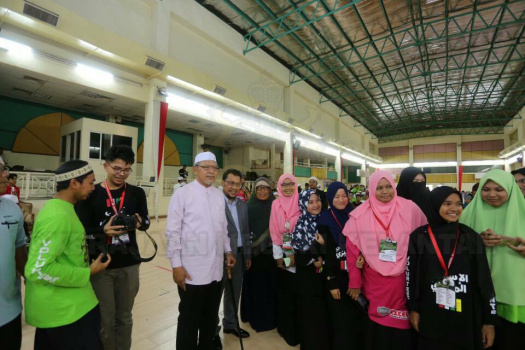 Slot Momen Menteri Besar Bersama Sukarelawan Ijtimak