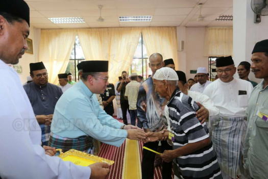Keberangkatan YMM Pemangku Raja Solat Fardu Jumaat
