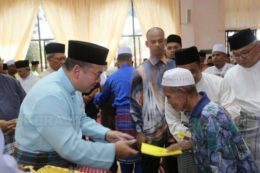 Keberangkatan YMM Pemangku Raja Solat Fardu Jumaat