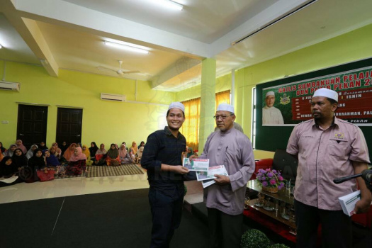 Penyampaian Sumbangan IPTA