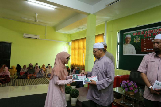 Penyampaian Sumbangan IPTA