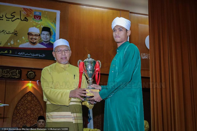 YAB Ustaz Dato’ Bentara Kanan Menteri Besar Kelantan sewaktu menyampaikan ucapan perasmian di Sambutan Hari Yayasan Islam Kelantan (YIK) 2017 di PUTIK menyebut:
“Bermula 2018, insyaallah sebuah Sekolah tahfiz untuk pelajar-pelajar perempuan akan dibuka di Beta Hulu iaitu Maahad Tahfiz Al-Quran Darul Saadah Lilbanat. Selepas itu akan disusuli pula dengan sebuah sekolah tahfiz lagi di Tualang Tinggi, Selising Pasir Puteh.”
Penekanan kerajaan negeri kepada pembinaan manusiawi melalui sistem pendidikan Islam dan Al-Quran yang ampuh sentiasa digiatkan di negeri Serambi Mekah sejak awal mentadbir pada tahun 1990.
Sehingga kini, YIK yang mempunyai 90 buah sekolah sentiasa membuat peningkatan dari tahun ke tahun khususnya dalam aspek akademik. Pada tahun 2016, sekolah-sekolah YIK telah menunjukkan peningkatan yang ketara dengan pencapaian seramai 286 pelajar memperolehi 11A berbanding 131 pelajar sahaja pada tahun 2015 dalam penilaian PT3. Begitu juga peningkatan dalam peperiksaan SMU dan STAM dengan peningkatan peratus kepada 91.24% berbanding 84.73% bagi tahun 2015 ini termasuk yang mendapat mumtaz meningkat sehingga 2,358 orang jika dibandingkan sebelum ini hanya 1,640.
12.jpg