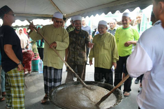 Majlis Kacau Bubur Asyura Sempena Sambutan 27 Tahun Kelantan Membangun Bersama Islam