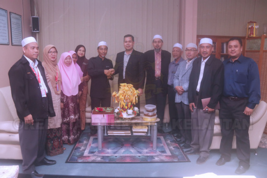 YIK Sumbang Kenderaan pada Maahad Pengajian Islam Kota Bharu
