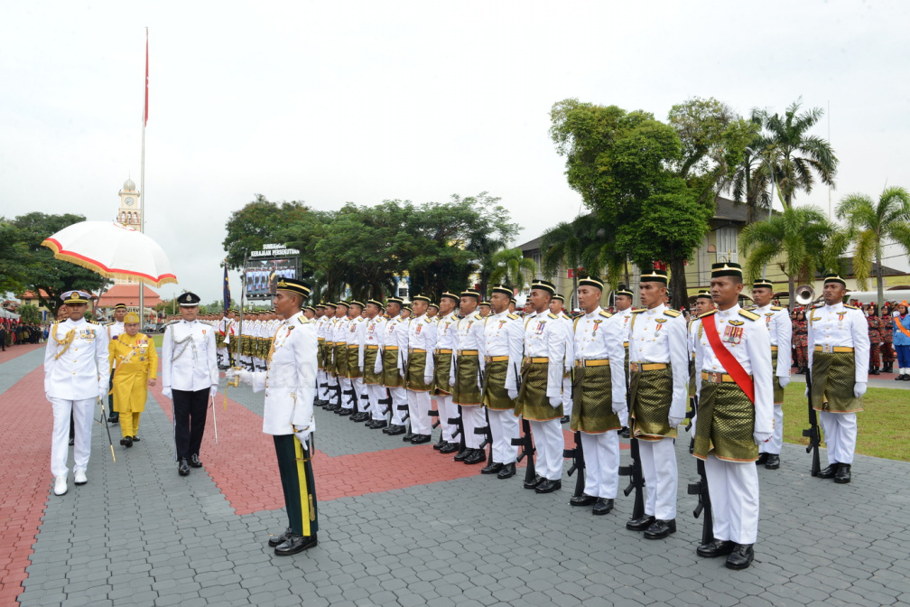 Rakyat / 11 NOVEMBER 2017M/22 SAFAR 1439H ISTIADAT MEMERIKSA 