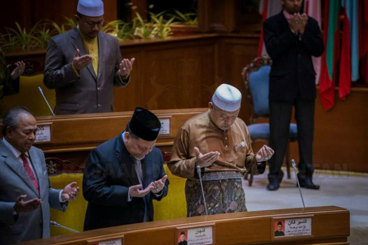 Persidangan Kali Ketiga (Belanjawan) Bagi Tempoh Penggal Kelima Dewan Negeri Kelantan Yang Ke-13 Tahun 2017 (Hari Kedua)