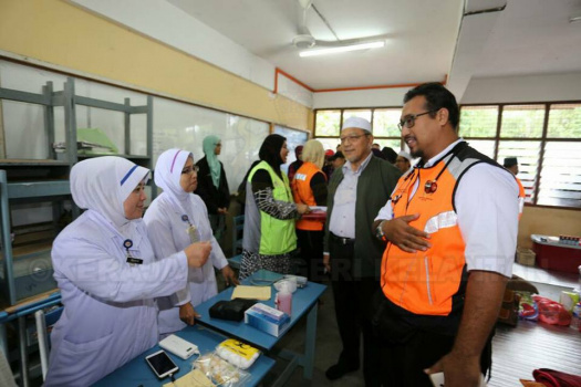 Lawatan ke Pusat Pemindahan Banjir di Pasir Puteh, Ketereh dan Melor