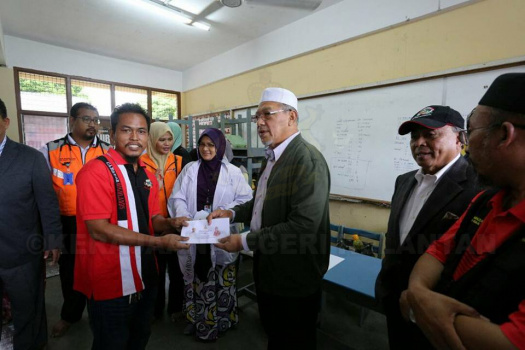 Lawatan ke Pusat Pemindahan Banjir di Pasir Puteh, Ketereh dan Melor