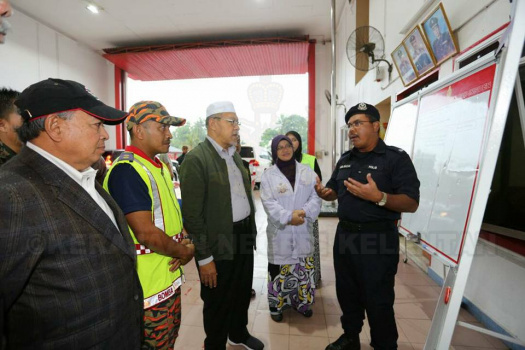 Lawatan ke Pusat Pemindahan Banjir di Pasir Puteh, Ketereh dan Melor