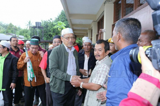 Lawatan ke Pusat Pemindahan Banjir di Pasir Puteh, Ketereh dan Melor