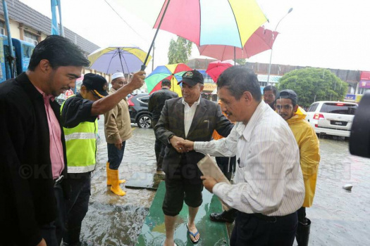Lawatan ke Pusat Pemindahan Banjir di Pasir Puteh, Ketereh dan Melor