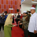 Majlis Penyerahan Surat Hakmilik Tanah kepada Peneroka-Peneroka Felda Kemahang 2&3