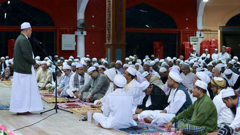 Munajat Bangkit Pertahan Kelantan bermula jam 4.30 pagi di MADU dan berakhir dengan pelancaran munajat ke seluruh kawasan, Dun dan ke setiap cawangan telah disempurnakan oleh YAB Ustaz Dato' Bentara Kanan Pesuruhjaya PAS Kelantan. Sebelum ini pihak Dewan Ulamak PAS Negeri Kelantan telah melaksanakan dua siri munajat mempertahankan Kelantan di bawah PAS ke seluruh Dun. YAB Ustaz Dato' Bentara Kanan menegaskan semasa amanat beliau tadi agar dipertingkatkan lagi usaha munajat ini sebagai kekuatan utama ahli-ahli PAS bagi meraih kemenangan selesa di Kelantan pada Pilihan Raya Umum ke-14. 5.jpg