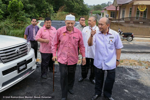Majlis Penyerahan Kunci Rumah Sumbangan kepada Johan Qari Tilawah Peringkat Antarabangsa 2016