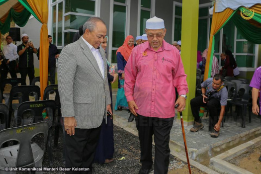 Majlis Penyerahan Kunci Rumah Sumbangan kepada Johan Qari Tilawah Peringkat Antarabangsa 2016