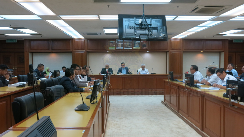 Pada 21 Jamadil Awal 1439H bersamaan 07 Februari 2018, telah berlangsung Mesyuarat Penyelarasan/Koordinasi Bulanan Projek Laluan Rel Pantai Timur(ECRL) Negeri Kelantan. Bertempat Di Bilik Gerakan Negeri, Kompleks Kota Darulnaim, Pejabat Setiausaha Kerajaan Negeri Kelantan. Mesyuarat ini dipengerusikan oleh YM. Dato’ Tengku Kaya Perkasa Timbalan Setiausaha Kerajaan (Pembangunan) / Pengarah Unit Perancang Ekonomi Negeri Kelantan. IMG_6523.jpg