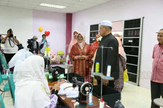 Pelancaran Pusat Latihan Wanita OKU dan Armalah 