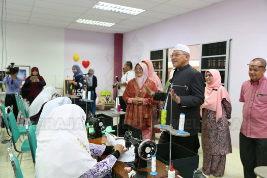 Pelancaran Pusat Latihan Wanita OKU dan Armalah 