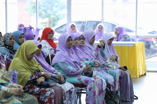 Majlis Penyerahan Dermasiswa PURNAMA Bagi Tahun 2018