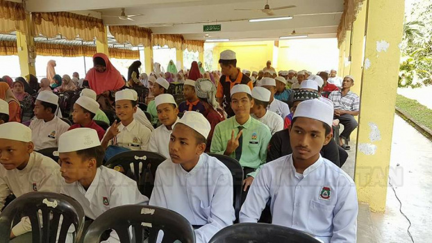  Majlis Penyerahan Dermasiswa PURNAMA 2018