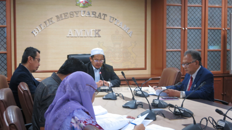 Pada 11 Rabiul Awal 1440H bersamaan 19 November 2018, telah berlangsung Mesyuarat Penyelarasan Cadangan Mengadakan Pasar Binatang (Animal Market) Di Negeri Kelantan. Bertempat Di Bilik Mesyuarat AMMK, Kompleks Kota Darulnaim, Pejabat Setiausaha Kerajaan Negeri Kelantan. Mesyuarat ini dipengerusikan oleh YB Haji Tuan Mohd Saripudin bin Tuan Ismail, Pengerusi Jawatankuasa Pertanian, Industri Asas Tani, Bioteknologi, Teknologi Hijau Dan Alam Sekitar Negeri Kelantan. Urusetia mesyuarat ini adalah Unit Perancang Ekonomi Negeri Kelantan. IMG_7634.jpg