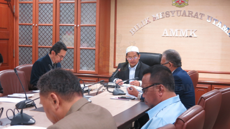 Pada 11 Rabiul Awal 1440H bersamaan 19 November 2018, telah berlangsung Mesyuarat Penyelarasan Cadangan Mengadakan Pasar Binatang (Animal Market) Di Negeri Kelantan. Bertempat Di Bilik Mesyuarat AMMK, Kompleks Kota Darulnaim, Pejabat Setiausaha Kerajaan Negeri Kelantan. Mesyuarat ini dipengerusikan oleh YB Haji Tuan Mohd Saripudin bin Tuan Ismail, Pengerusi Jawatankuasa Pertanian, Industri Asas Tani, Bioteknologi, Teknologi Hijau Dan Alam Sekitar Negeri Kelantan. Urusetia mesyuarat ini adalah Unit Perancang Ekonomi Negeri Kelantan. IMG_7632.jpg