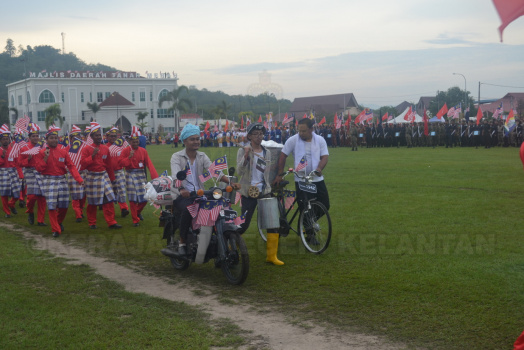 Perbarisan Sempena Sambutan Hari Kebangsaan Ke-62