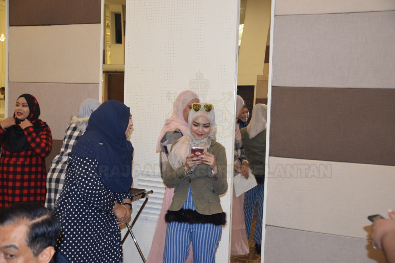 Pada 13 September 2019 telah berlangsung Majlis Sanjungan Budi Sejambak Kasih bagi meraikan persaraan kakitangan PLANMalaysia@Kelantan, En Kamaruzaman bin Muhamad Zain. Majlis telah berlangsung di K Castle, Kota Bharu. DSC_0075.JPG