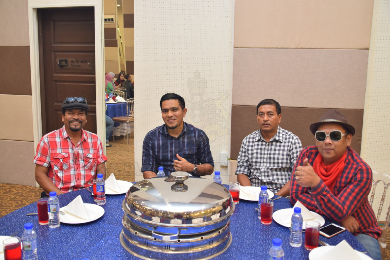 Pada 13 September 2019 telah berlangsung Majlis Sanjungan Budi Sejambak Kasih bagi meraikan persaraan kakitangan PLANMalaysia@Kelantan, En Kamaruzaman bin Muhamad Zain. Majlis telah berlangsung di K Castle, Kota Bharu. DSC_0171.JPG
