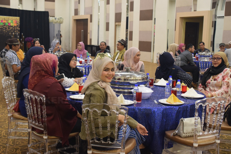Pada 13 September 2019 telah berlangsung Majlis Sanjungan Budi Sejambak Kasih bagi meraikan persaraan kakitangan PLANMalaysia@Kelantan, En Kamaruzaman bin Muhamad Zain. Majlis telah berlangsung di K Castle, Kota Bharu. DSC_0252.JPG