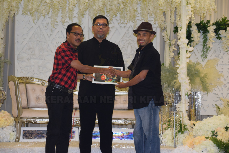 Pada 13 September 2019 telah berlangsung Majlis Sanjungan Budi Sejambak Kasih bagi meraikan persaraan kakitangan PLANMalaysia@Kelantan, En Kamaruzaman bin Muhamad Zain. Majlis telah berlangsung di K Castle, Kota Bharu. DSC_0362.JPG