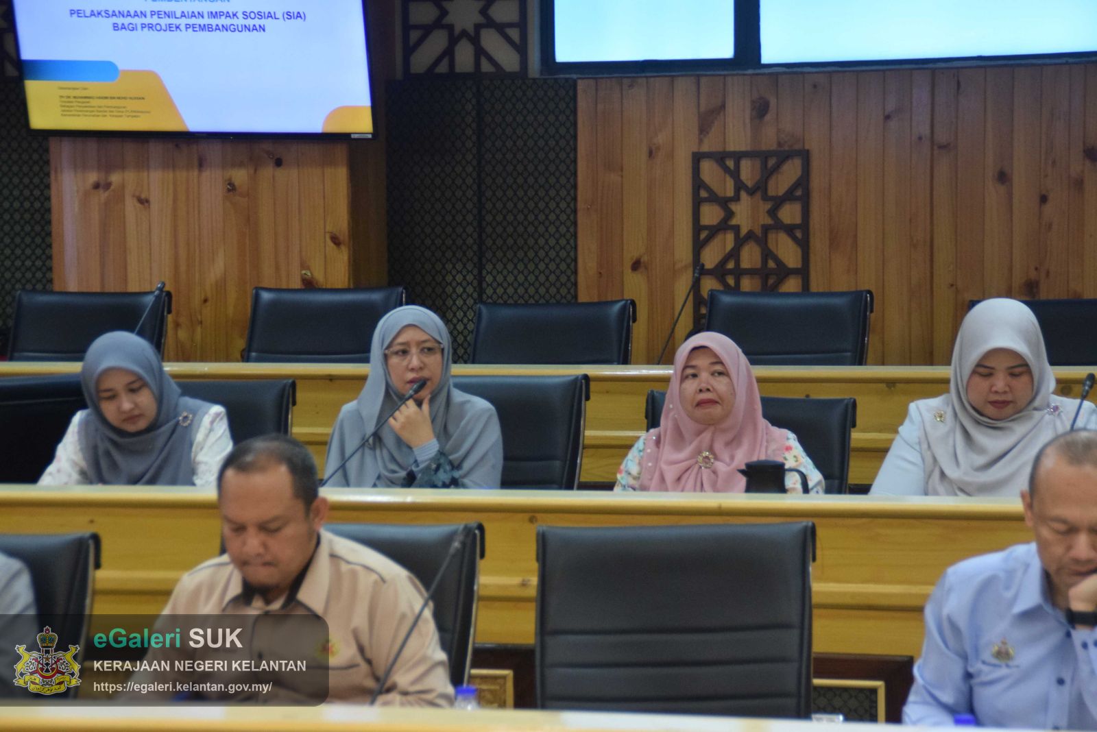 12jan2026-pembentangan-panduan-pelaksanaan-penilaian-impak-sosial-ppsia-kepada-kerajaan-negeri-kelantan-10.jpg