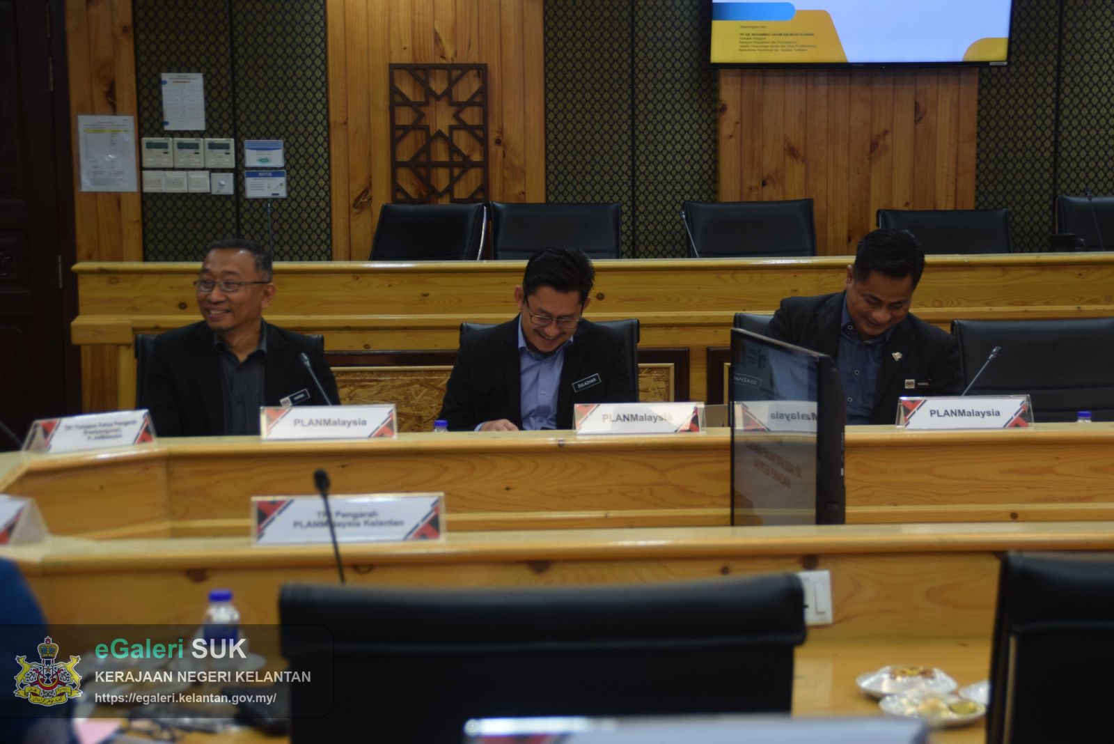 12jan2026-pembentangan-panduan-pelaksanaan-penilaian-impak-sosial-ppsia-kepada-kerajaan-negeri-kelantan-21.jpg
