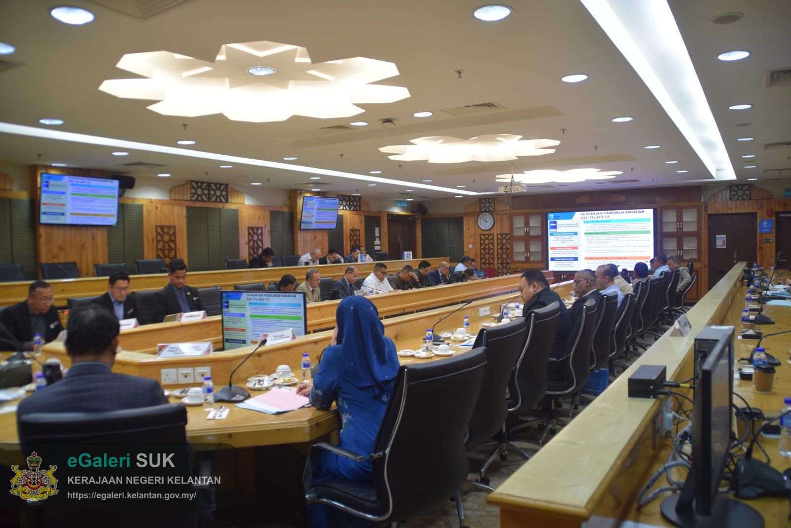 12jan2026-pembentangan-panduan-pelaksanaan-penilaian-impak-sosial-ppsia-kepada-kerajaan-negeri-kelantan-25.jpg