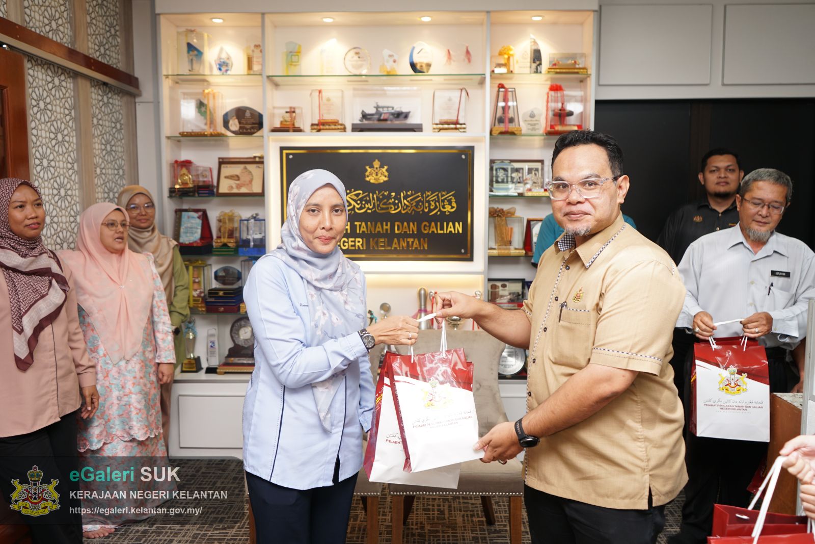 lawatan-benchmarking-sempena-kajian-benchmarking-ssr-pentadbiran-tanah-2025-di-ptg-kelantan-11.JPG