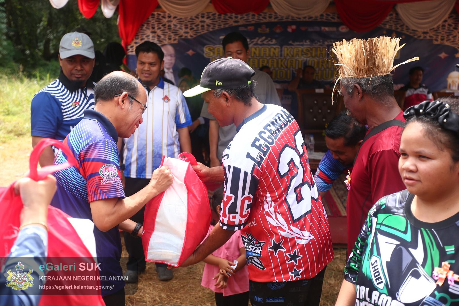 majlis-santuni-kasih-bersama-masyarakat-orang-asli-pos-tohoi-gua-musang-28.jpeg