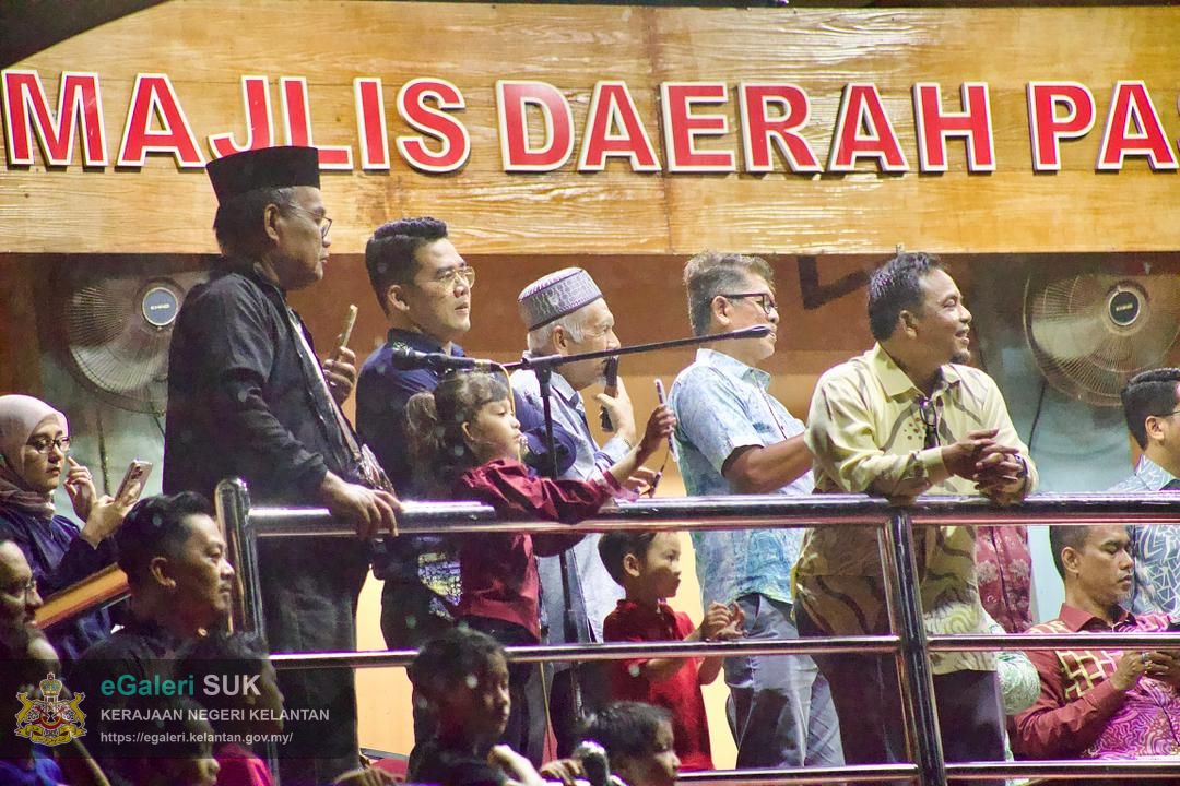 perarakan-kereta-berhias-jajahan-pasir-puteh-47.jpg