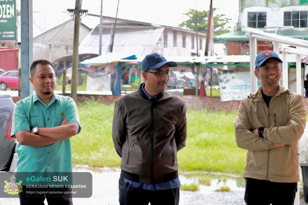 tinjauan-kawasan-banjir-berkaitan-projek-ecrl-di-bukit-abal-18.jpg