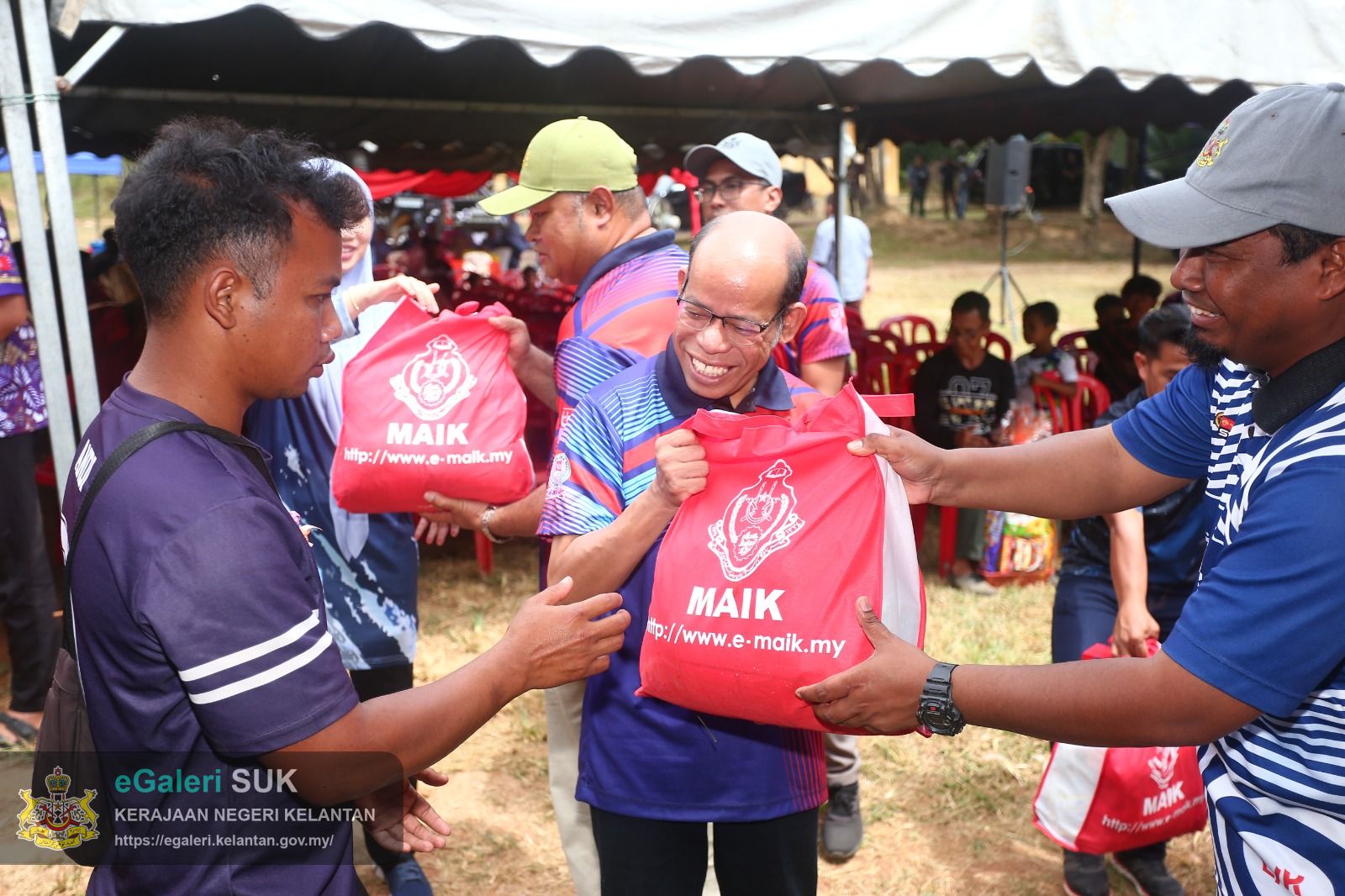 majlis-santuni-kasih-bersama-masyarakat-orang-asli-pos-tohoi-gua-musang-26.jpeg