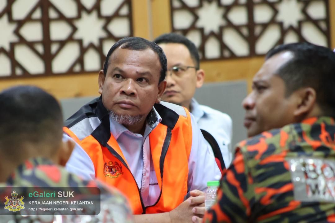 mesyuarat-operasi-banjir-dipengerusikan-ketua-pengarah-nadma-bilik-mesyuarat-pkob-suk-kelantan-3.jpg