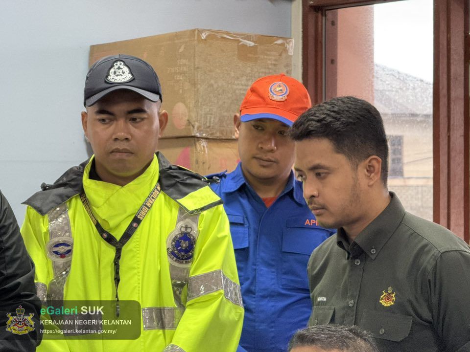lawatan-kp-nadma-ke-pusat-pemindahan-sementara-sk-sabak-2.jpg