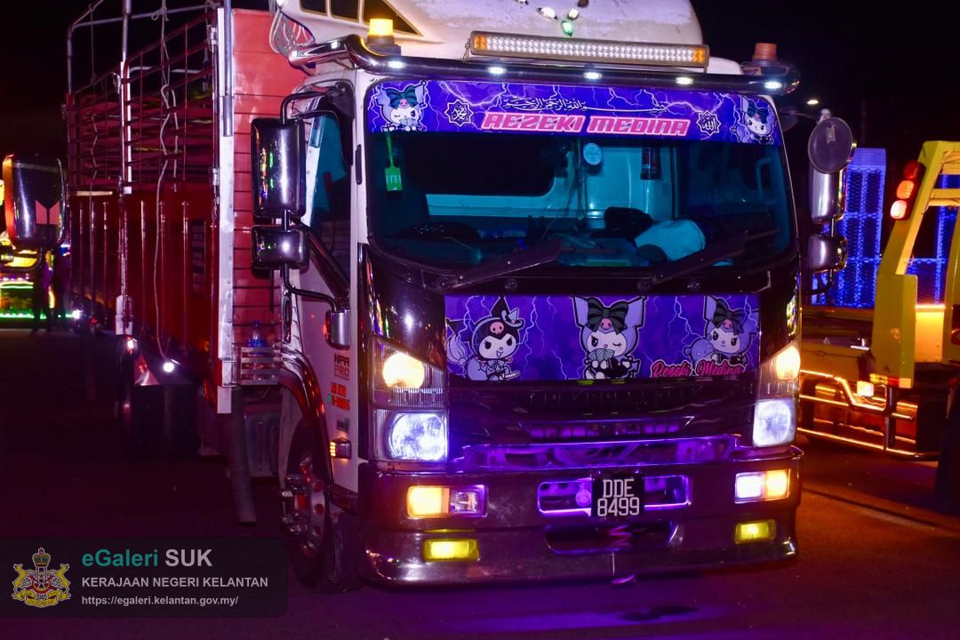 perarakan-kereta-berhias-jajahan-pasir-puteh-7.jpg