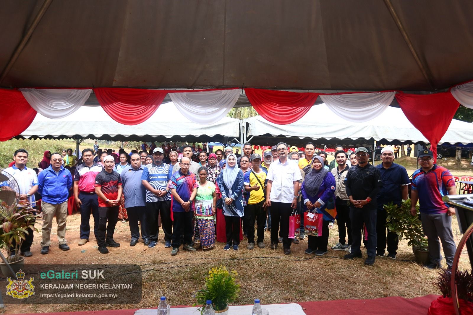 majlis-santuni-kasih-bersama-masyarakat-orang-asli-pos-tohoi-gua-musang-9.jpeg